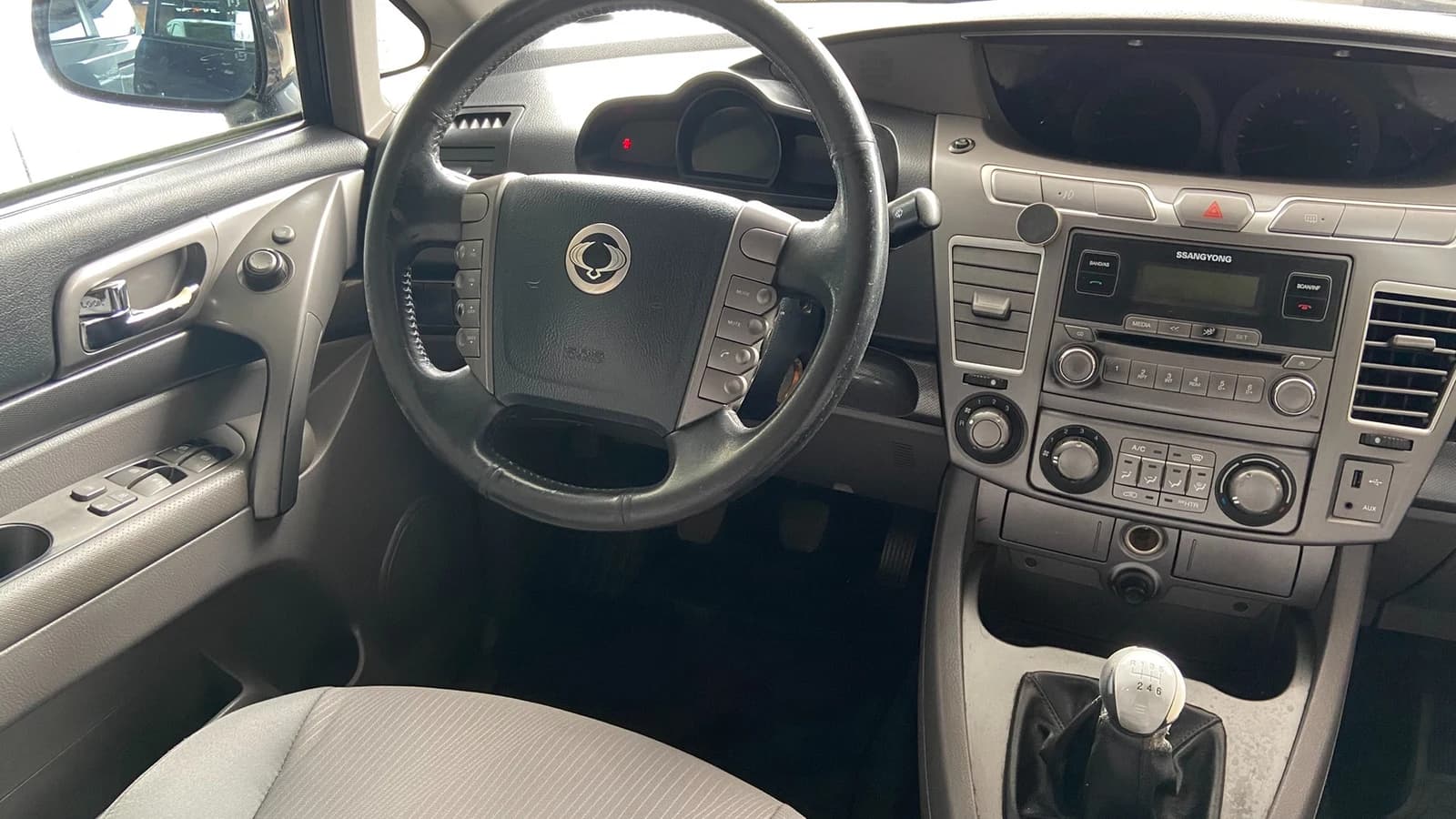 SsangYong Stavic — foto 6