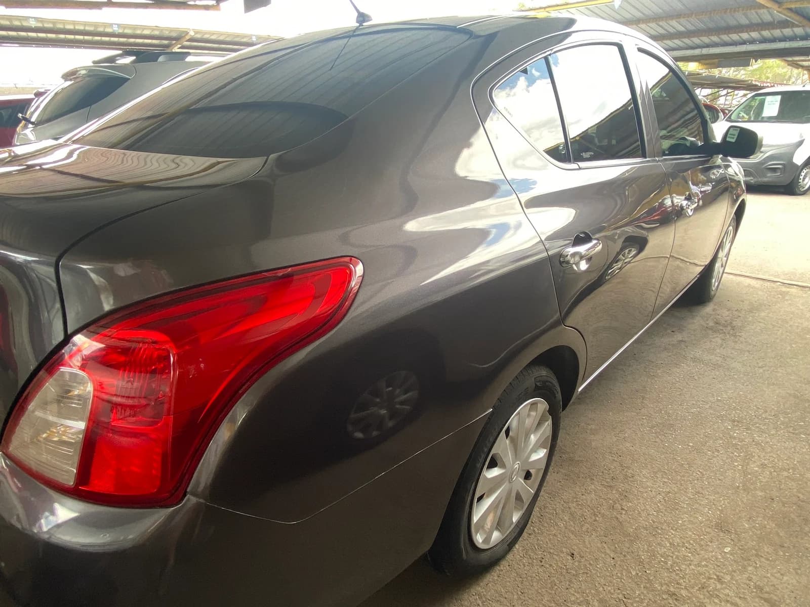 Nissan Versa — foto 5